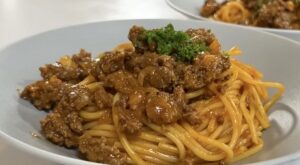 Classic Spaghetti with Hearty Meat Sauce Recipe