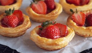 Easy Puff Pastry Strawberry Tarts Recipe