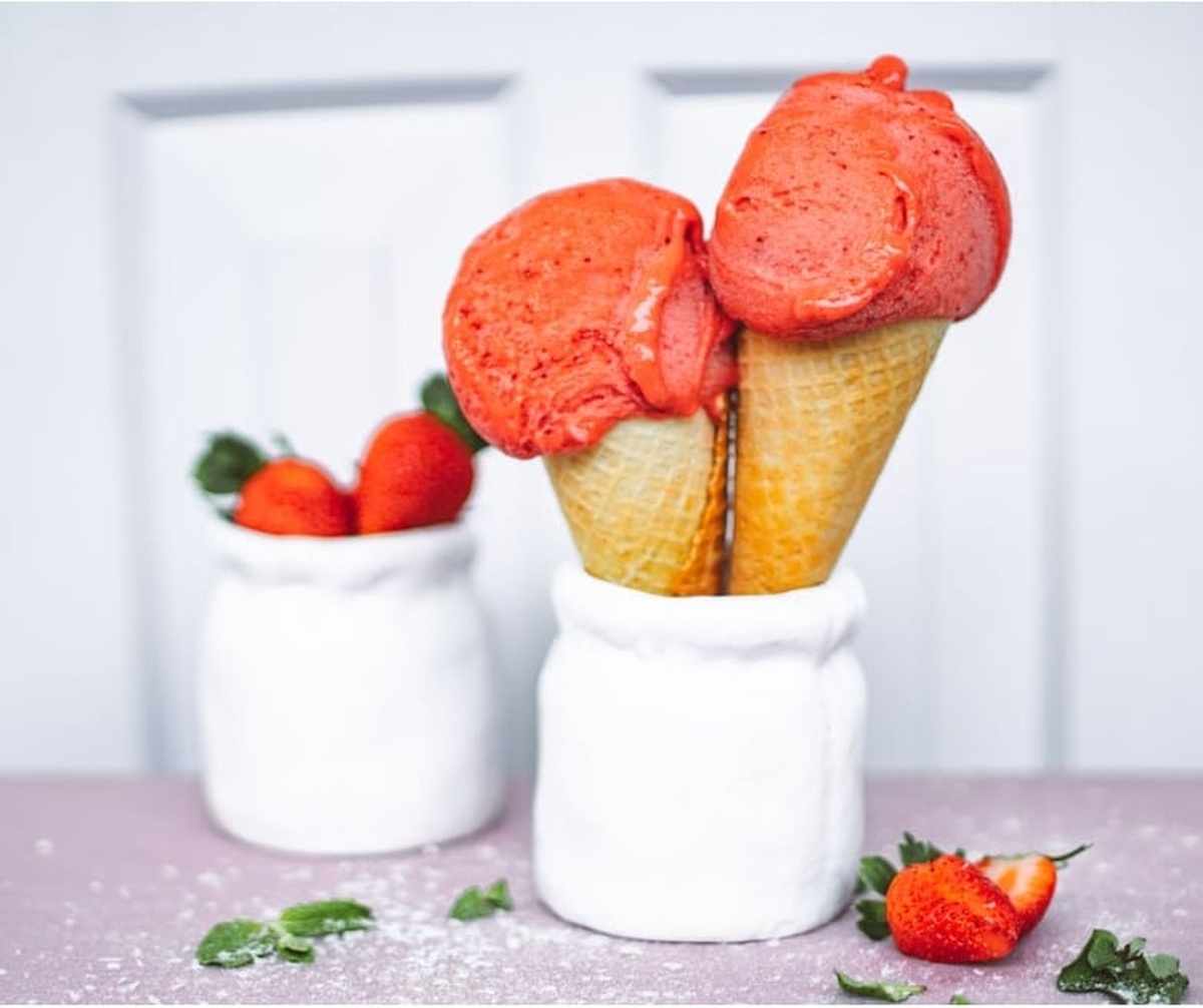 Strawberry Crunch Cheesecake Cones Recipe
