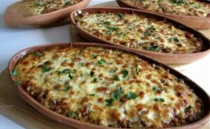 Layered Cheesy Mince and Mashed Potato Bake Recipe