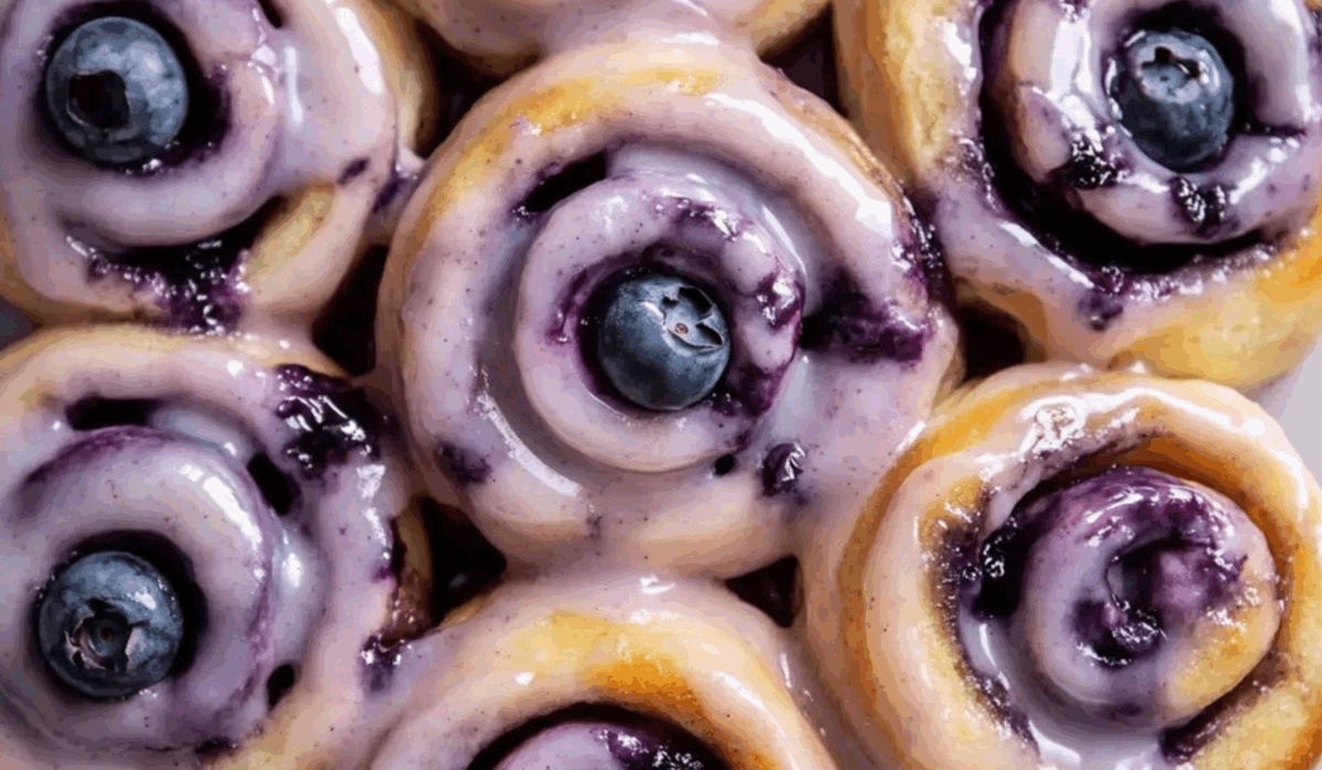 Blueberry Cinnamon Rolls Recipe