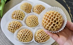 Raspberry Raisin Pastries Recipe