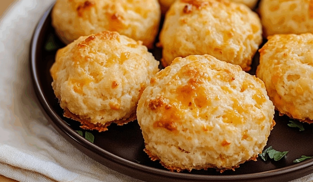 Garlic Cheddar Biscuits Recipe
