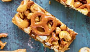 Cashew Caramel Pretzel Blondies Recipe