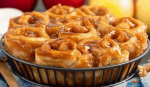 Apple Pie Cinnamon Rolls Recipe