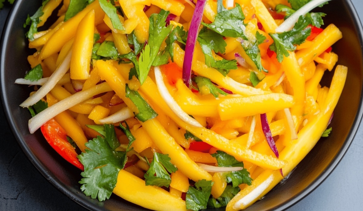 Simple Thai Mango Salad (10 Minutes) Recipe